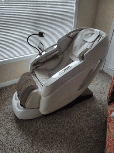 Kollecktiv G12 Full Body Massage Chair w/Smart Joystick Control, Music Synced Massage photo review
