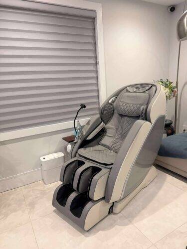 [Exclusive] Kollecktiv 101a 4D Massage Chair Full Body Zero Gravity SL-Track Shiatsu Massage with Heat photo review