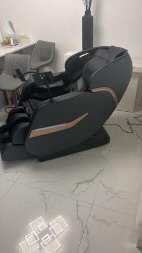 [Clearance] Kollecktiv V9 Full Body Massage Chair Zero Gravity Recliner with Phone Holder photo review